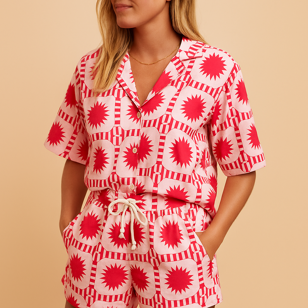 Two-piece summer suit with floral print and elastic waistband for women