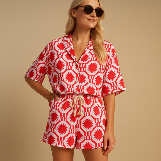 Two-piece summer suit with floral print and elastic waistband for women